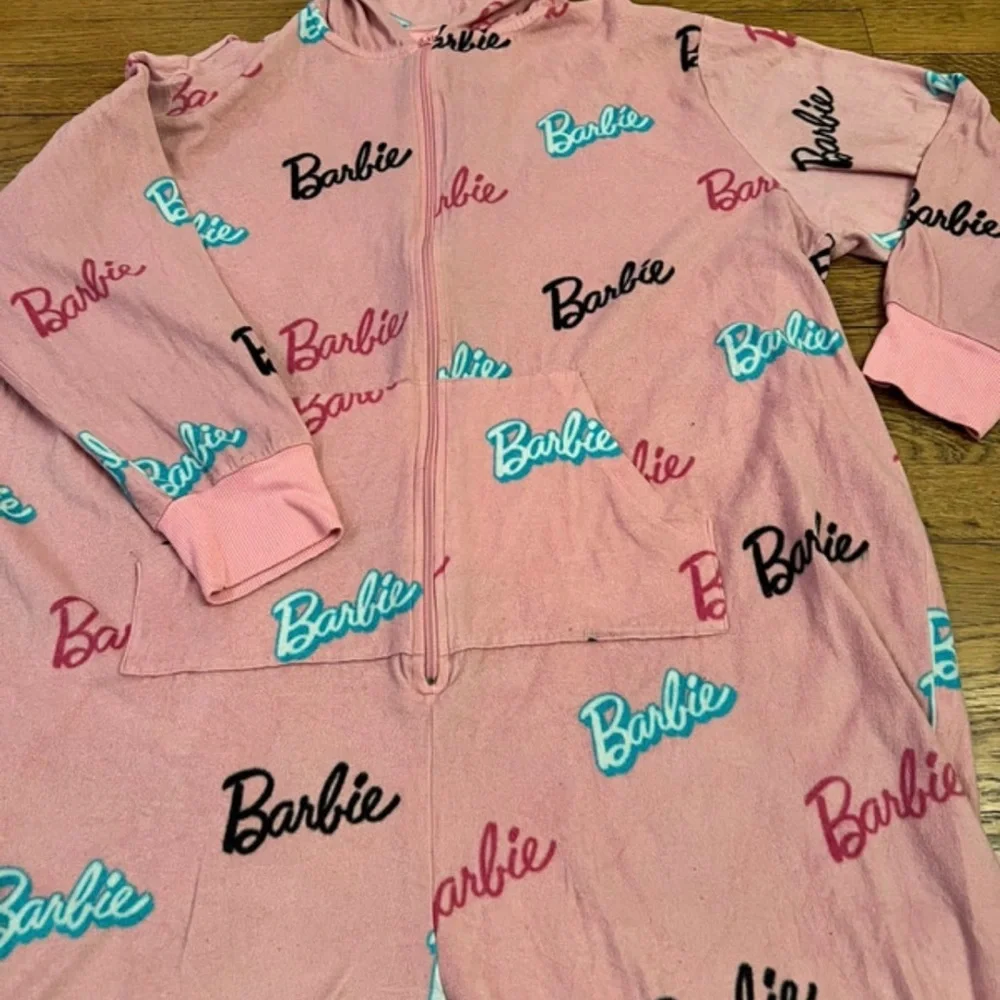 Torrid x Barbie Fleece Hooded One-Piece Pajama Jumpsuit Pink Plus Size 3/4 - Picture 2 of 6